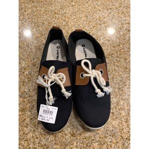 Airwalk slip on flats